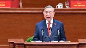 El secretario general To Lam, en representación del Comité Central del Partido Comunista de Vietnam del XIV mandato, pronuncia un discurso. (Foto: Nhan Dan)