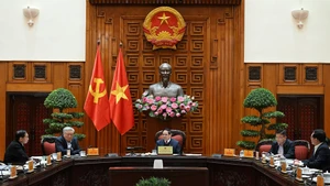 [Foto] Premier vietnamita preside una reunión sobre proyectos de energía nuclear