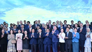 [Foto] Premier informa al cuerpo diplomático en Vietnam sobre la reorganización del aparato administrativo