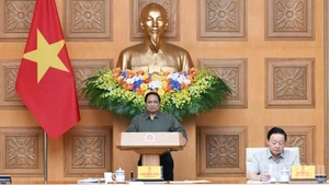 El primer ministro vietnamita, Pham Minh Chinh, preside la reunión. (Foto: Nhan Dan)