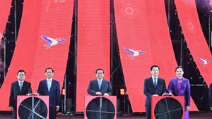 [Foto] Premier asiste a ceremonia de inauguración de Feria de Primavera de 2026