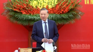 El secretario general del PCV, To Lam, habla en la cita. (Foto: Nhan Dan)