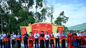 [Foto] Titular legislativo asiste al acto inaugural de la casa conmemorativa del presidente Ton Duc Thang