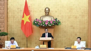 [Foto] Premier vietnamita preside reunión del Comité Directivo para importantes proyectos nacionales de transporte