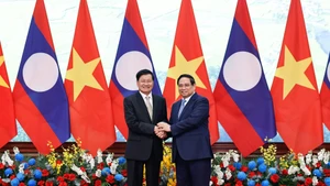 [Foto] Premier de Vietnam recibe al máximo dirigente de Laos