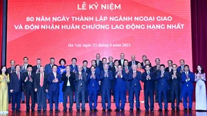 [Foto] Líder partidista asiste al 80 aniversario del sector diplomático de Vietnam