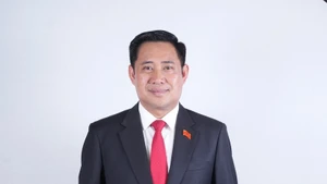 El miembro del Comité Central del Partido Popular Revolucionario de Laos y secretario del Comité partidista de la provincia de Champasak, Alounxay Sounnalath. (Foto: VNA)