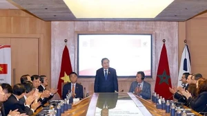 El presidente de la Asamblea Nacional (AN) de Vietnam, Tran Thanh Man, habla en el evento. (Foto: VNA)