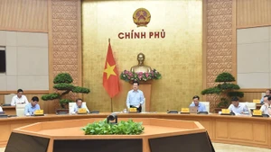 El viceprimer ministro Mai Van Chinh preside una reunión del Comité Directivo Estatal de Turismo. (Foto: VGP)