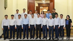 [Foto] Buró Político trabaja con Juntas Ejecutivas de Comités partidistas en Dien Bien y Gia Lai