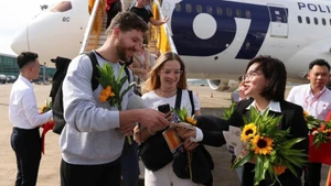 Ceremonia de bienvenida al turista internacional número 20 millones en Vietnam.