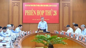 [Foto] Líder partidista de Vietnam preside reunión sobre lucha contra corrupción, despilfarro y negatividad