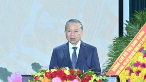 El secretario general del Partido Comunista de Vietnam, To Lam, habla en la cita. (Foto: Nhan Dan)