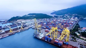 Vietnam logra superávit comercial de 20,5 mil millones de dólares