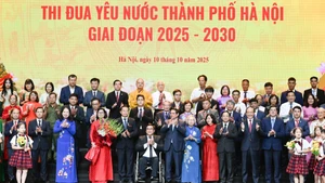 [Foto] Premier asiste al Congreso de Emulación Patriótica de Hanói