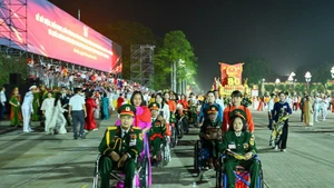 [Foto] Veteranos de guerra preparados para asistir al desfile por el 80º aniversario del Día Nacional de Vietnam