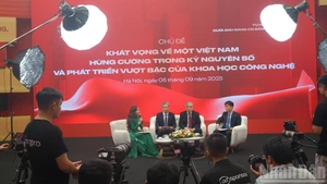 [Foto] Coloquio 'Aspiraciones hacia un Vietnam próspero en la era digital y el desarrollo extraordinario de la ciencia y la tecnología'