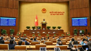 Parlamento vietnamita debate medidas para elevar la calidad de vida del pueblo