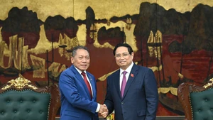 [Foto] Premier vietnamita recibe al ministro de Asuntos Exteriores y Comercio Exterior de las Islas Salomón