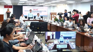 Durante la conferencia de prensa (Foto: Nhan Dan)