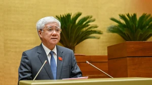 Do Van Chien, miembro del Buró Político del Partido Comunista de Vietnam (PCV) y presidente del Comité Central del Frente de la Patria del país, habla en el evento. (Foto: Nhan Dan)