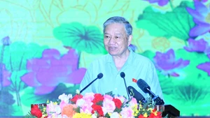 El secretario general del Partido Comunista de Vietnam, To Lam, habla en el acto. (Foto: Nhan Dan)