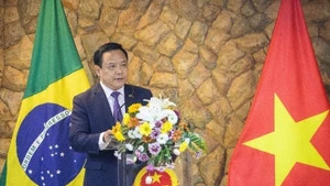 El embajador de Vietnam en Brasil y concurrente en Guyana, Bui Van Nghi, interviene en la cita. (Foto: VNA)