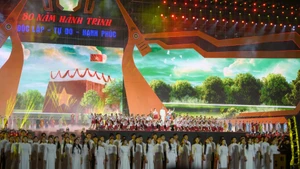 [Foto] Programa artístico nacional especial celebra los 80 años de Independencia – Libertad – Felicidad