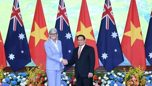 [Foto] Premier vietnamita recibe a gobernadora general de Australia