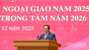 El primer ministro Pham Minh Chinh interviene en la conferencia. (Foto: Nhan Dan)