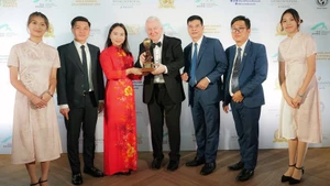 Representante de la provincia de Tuyen Quang recibe el título de "Mejor Destino Cultural de Asia 2025".