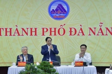 El primer ministro de Vietnam, Pham Minh Chinh, preside la sesión de trabajo. (Foto: VNA)