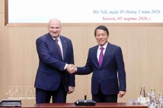 El general Luong Tam Quang, ministro de Seguridad Pública de Vietnam (derecha), y el titular del Ministerio de Situaciones de Emergencia de Rusia, Aleksandr Kurenkov. (Foto: VNA)