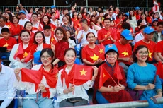 Un gran número de personas asistió al ensayo general del evento A80. (Foto: VNA)