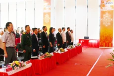 Delegados presencian la transmisión en vivo de la ceremonia inaugural del XIV Congreso Nacional del Partido Comunista de Vietnam. (Foto: VNA)