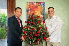 El embajador de Vietnam en Venezuela, Vu Trung My, y el embajador cubano en el país suramericano, Jorge Luis Mayo Fernández. (Foto: VNA)