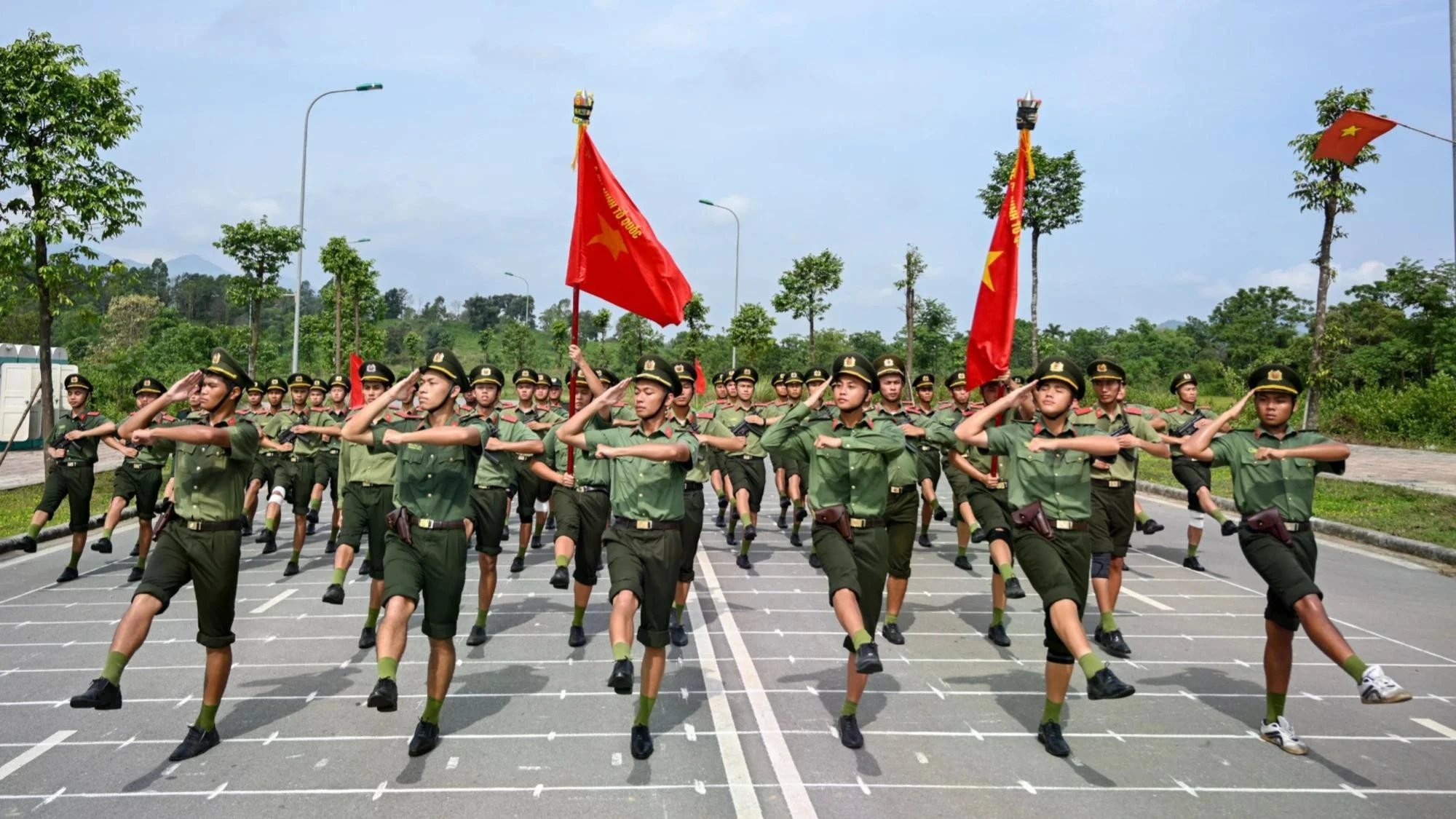 [Foto] Policías ensayan desfile por 80º aniversario de la Revolución de Agosto y el Día Nacional