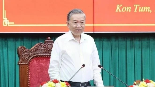 El secretario general del PCV, To Lam, se reúne con los Comités partidistas de Kon Tum y Quang Ngai (Foto: VNA)