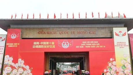 La Puerta fronteriza internacional de Mong Cai. (Foto: qdnd.vn)