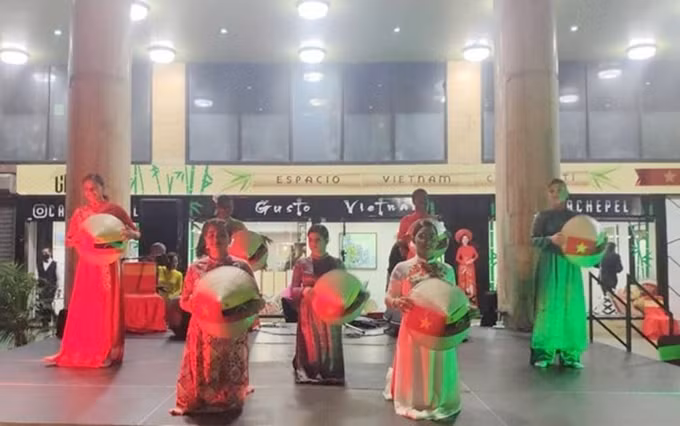 Vietnamitas en Venezuela celebran encuentro por Año Nuevo Lunar. (Fotografía: VNA)