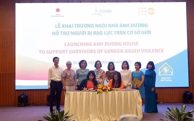 Entrega de la Casa Anh Duong en Da Nang. (Fotografía: VNA)