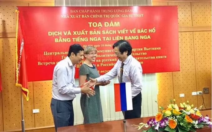 La conferencia sobre la tradución al ruso del libro sobre el Testamento del Presidente Ho Chi Minh. (Fotografía: VNA)