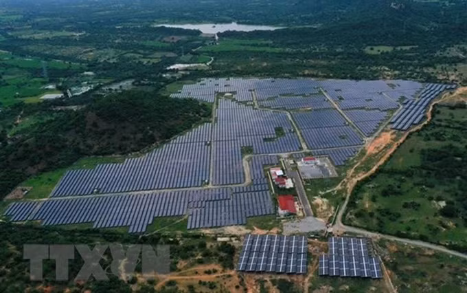 Una planta de energía solar en la provincia vietnamita de Ninh Thuan (Fotografía: VNA)