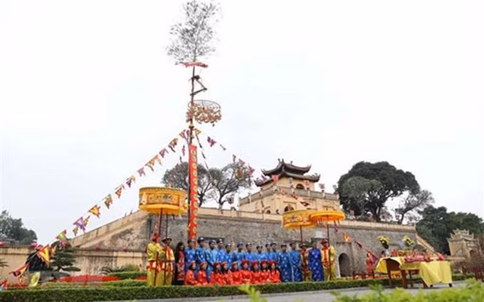 Levantamiento de Cay Neu en la Ciudadela Imperial de Thang Long, en Hanói. (Fotografía: VNA)