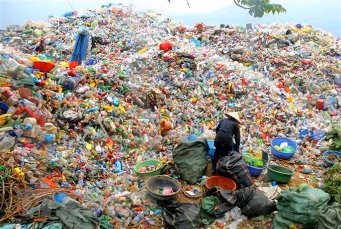 Lanzan en Vietnam campaña para combatir residuos plásticos.