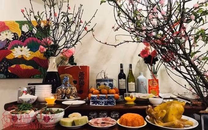 Bandeja de platos de vietnamitas en el último día del año lunar (Fuente:VNA)