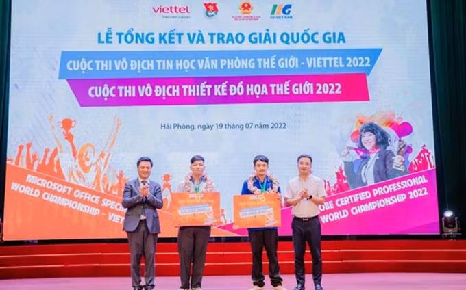 Acto de entrega de premios. (Fotografía: thanhnien.vn)