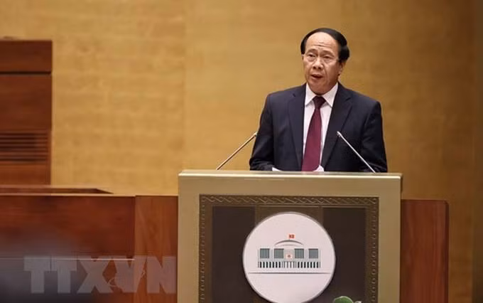 El vice primer ministro Le Van Thanh interviene en la sesión. (Fotografía: VNA)