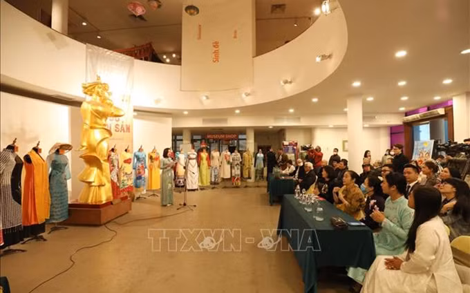 Escena de la recepción. (Fotografía: VNA)