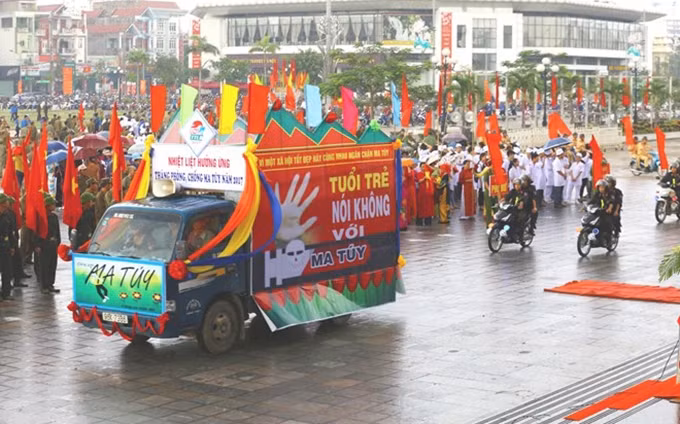 Desfile en ocasión del mes de acción contra las drogas en junio de 2018 en Vietnam. (Fotografía: VNA)